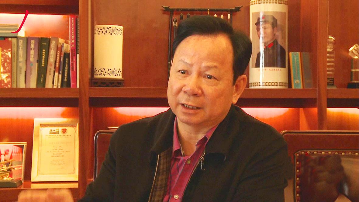 新凯龙董事长照片_布加迪凯龙